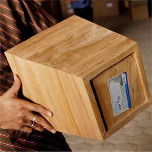 Papelera de teca para accesorios de baño de madera maciza - Product Image 1