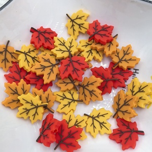 Cuentas de silicona con forma de hoja de otoño para decoración de uñas, cuentas sueltas coloridas en rojo, amarillo y naranja - Product Image 1