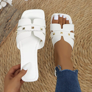 Sandalias de Diseñador para Mujer, Estilo Veraniego y Playero, con Remaches y Tachuelas, de Lujo, Planas, de Marca - Product Image 6