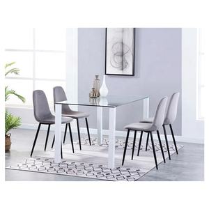 Chaises confortables avec pieds en métal Mobilier de maison moderne Chaises de salle à manger en PU Vente en gros - Product Image 1