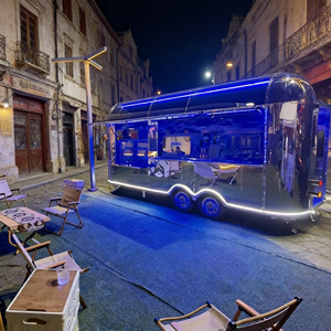 รถเข็นขายของสแตนเลสพร้อมไฟส่องสว่างภายนอกและพื้นที่ภายในกว้างขวาง เหมาะสำหรับการขายอาหารและเครื่องดื่มกลางแจ้ง - Product Image 4