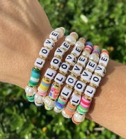 Vente en gros de tranches d'argile de polyester perles lettre d'amour Bracelet étanche Surf réglable heishi Couples Bracelet de plage pour les femmes