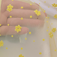 Haute qualité léger jaune Floral Dot Tulle tissu respirant tricoté flocage broderie pour la maison Textile vêtements de mode
