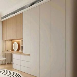 Armoires en bois de haute qualité au design moderne personnalisable, durables et robustes, armoires de chambre à coucher, porte en MDF, gain de place pour les villas - Product Image 4