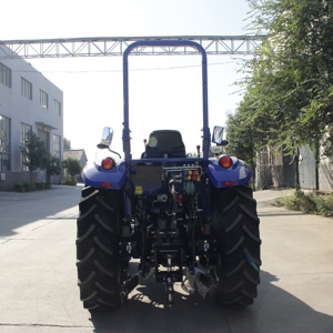 Tracteur à roues 4x4 Yto Blue 60HP à transmission par engrenages, matériel agricole, niveau de sécurité élevé - Product Image 3