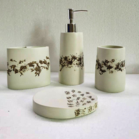 Juego de Baño de Diseño Floral Personalizado, Fabricante de Dispensadores de Poliresina de 4 Piezas, Portavasos, Decoración para Hotel y Hogar