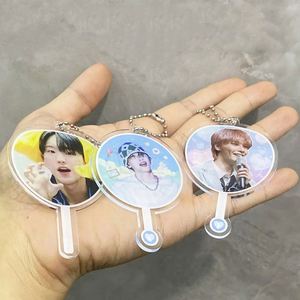 Éventails à main miniatures imprimés Kpop personnalisés en gros, en plastique coréen, avec sac OPP transparent, garantie commerciale - Product Image 1