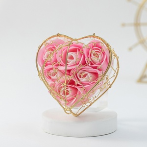Coffret de 6 Roses Éternelles Exclusives Saint-Valentin 2025 – Cadeau Idéal pour la Saint-Valentin – Nouveauté Tendance - Product Image 6