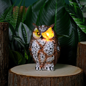 Lámpara Solar de Jardín con Forma de Búho, Decoración de Resina para Exteriores con Luz Nocturna LED de Mariposa, Resistente al Agua, Lámpara de Patio Independiente - Product Image 1