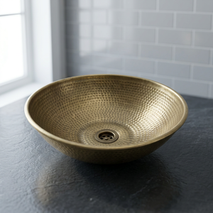 Lavabo de Latón Delicate Metals DS-144, Acabado Martillado en Latón Antiguo, Lavabo Tipo Vaso para Baños de Lujo - Product Image 3