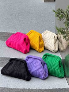 Bolso de punto con textura vertical y cierre Kiss Lock, estilo coreano, gran capacidad, neceser versátil, color caramelo, bolso de mano diario, bolsa de aseo. - Product Image 1