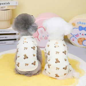 Ropa de lujo para cachorros de estilo coreano para primavera y verano, estampado de oso bonito, poliéster y lana sostenibles para veterinarios de mascotas - Product Image 6