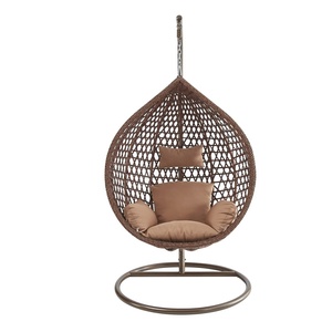 Fauteuil suspendu pliant Vine Love en rotin PE avec structure en acier, design moderne, coussin imperméable, mobilier d'extérieur pour parcs et hôtels - Product Image 4
