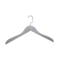 Percha de Madera de Fresno Sólida Más Vendida con Clips Antideslizantes y Herrajes Cromados de Lujo para Uso Diario