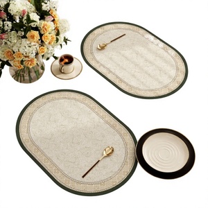 Sets de table ovales en tissu, design classique, antidérapants, avec bordure verte pour table à manger - Product Image 3