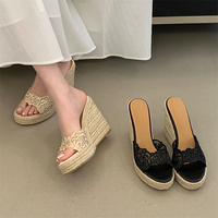 Sandales d'été compensées à plateforme pour femmes, à bout ouvert, style soirée, avec semelle épaisse et motif tressé, talons hauts, type claquettes