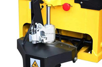 Chariot à palettes semi-électrique 3000 kg en état neuf avec batterie au plomb-acide, pneus polyuréthane tout-terrain - Mechpro