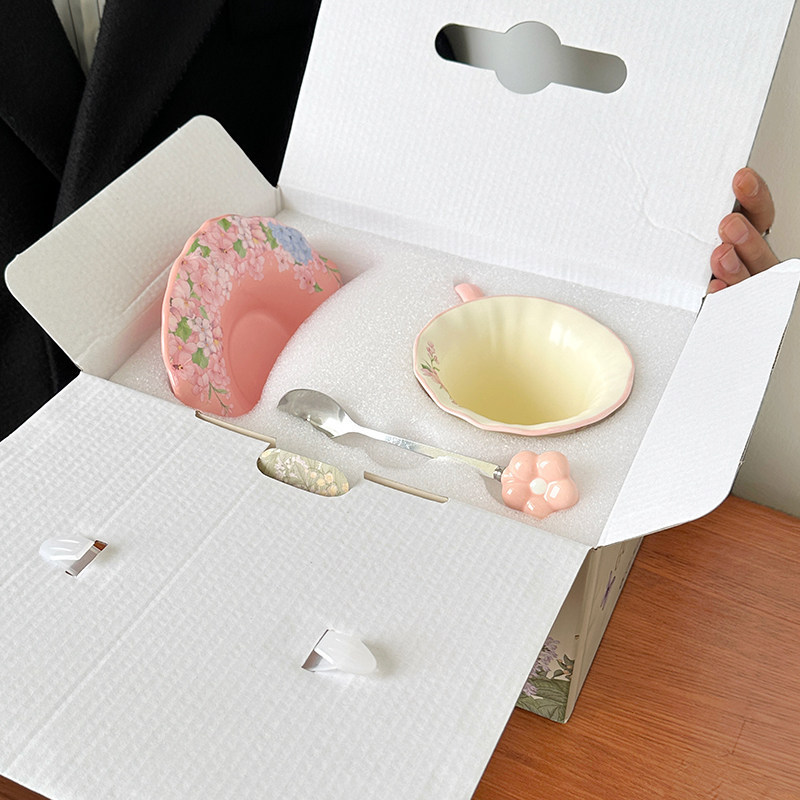 Tazza e piattino da giardino in broccato a rilievo - confezione regalo con cucchiaino