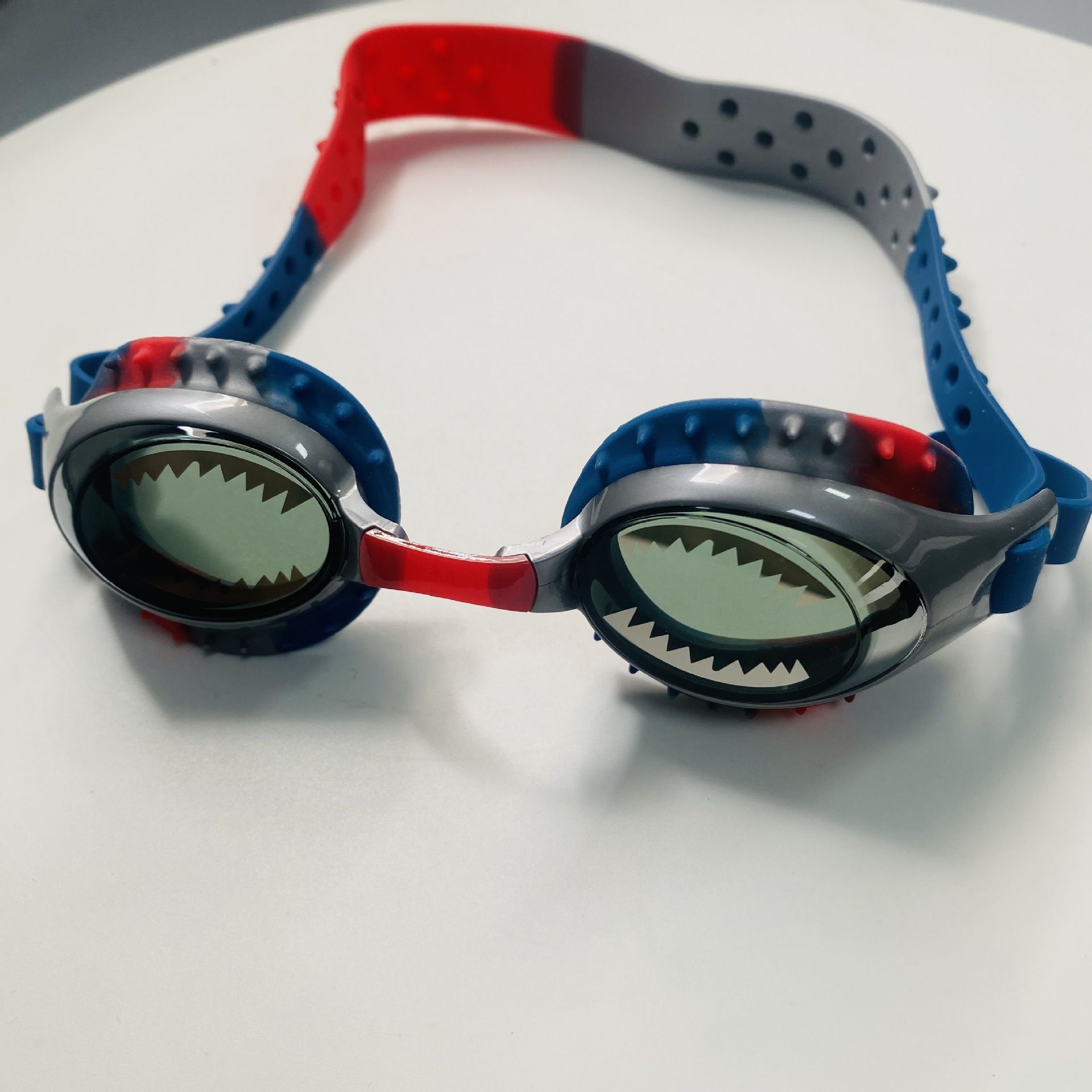 Red teeth swimming goggle case