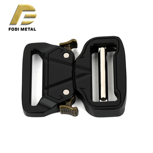 Hebilla de Liberación Rápida para Correa de Perro T5017 OEM/ODM de 38 mm, Hebilla de Metal con Revestimiento Suave para Collar de Perro - Product Image 4