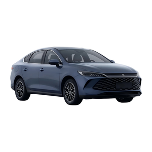 BYD Qin PLUS DM-i 2026, Vehículo Híbrido Enchufable (PHEV) con 128 km de Autonomía, Motor de 300 kW, Batería de 110 kWh, Color Gris/Blanco, Disponible en Stock - Product Image 1