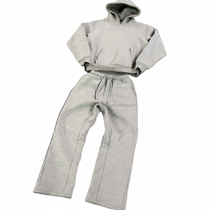 Ensemble jogging vintage personnalisé survêtement délavé à l'acide survêtement à capuche et pantalon de survêtement évasé à jambe droite survêtement pour hommes - Product Image 1