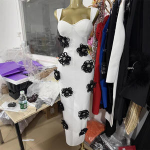 Di alta qualità più venduto 3D fiore <span class=keywords><strong>nero</strong></span> con cavezza bianca vestito moda <span class=keywords><strong>abito</strong></span> da sera <span class=keywords><strong>lungo</strong></span> di lusso per festa - Product Image 2