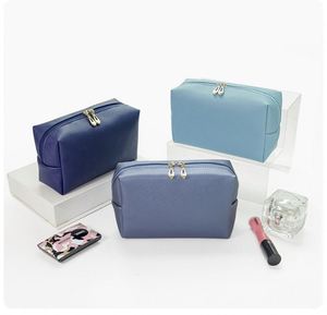 กระเป๋าเครื่องสำอางขายส่ง ขนาดใหญ่ พกพาสะดวก กันน้ำ สำหรับผู้หญิง - Product Image 5