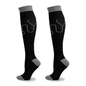 Chaussettes de compression pour sports de plein air Chaussettes de pression élastiques multicolores pour le cyclisme Alpinisme pour femmes <span class=keywords><strong>et</strong></span> hommes Tricoté - Product Image 1