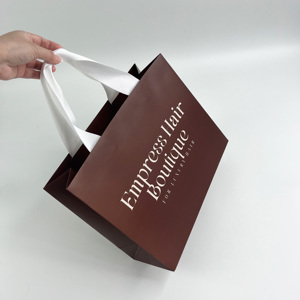 Sacs shopping en papier kraft personnalisés - Sacs cadeaux en papier avec poignée élastique blanche et logo imprimé blanc - Product Image 3