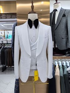 T2023 <span class=keywords><strong>Costume</strong></span> pour homme Boutique Cross Border Jacquard <span class=keywords><strong>Costume</strong></span> d'hôte décontracté pour mariage pour homme 3 Sets 3pcs Costumes de mariage pour homme - Product Image 3