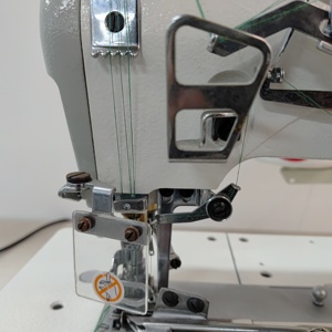 Machine à coudre interlock à cylindre à 3 aiguilles Doso DS-600 Series avec entraînement arrière, personnalisable, en promotion - Product Image 3