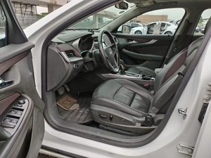 <span class=keywords><strong>Chevrolet</strong></span> <span class=keywords><strong>Malibu</strong></span> berline 2018 d'occasion, essence/essence, feux LED, caméra électrique, sièges en cuir, toit ouvrant, réglage hydraulique, manuel, côté gauche - Product Image 3