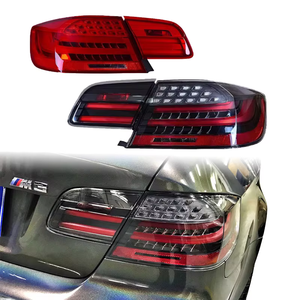 Per BMW Serie 3 E92 (modelli 06-13) - Gruppo fanale posteriore a LED con luci diurne e indicatori di direzione dinamici - Aggiornamento fanale posteriore Serie 3 E92 - Product Image 1