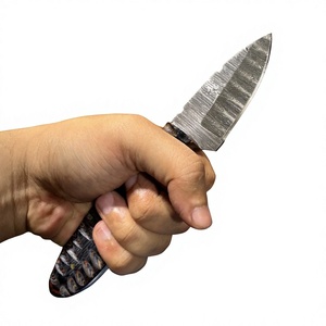 Cuchillo de hoja fija Drop Point de acero de Damasco forjado con mango de madera Pakka, personalizable para caza, camping y supervivencia, 3 años de garantía. - Product Image 2