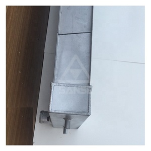 205-03-31110 Tanque de radiador de excavadora <span class=keywords><strong>91</strong></span> 120x320x120 Radiadores de Tanque de agua de la excavadora - Product Image 3