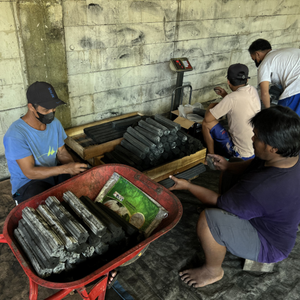 Carbón Vegetal Hexagonal Natural FireMax 100% Bambú, Carbón Negro de Alta Calidad Hecho de Aserrín y Carbón de Madera Dura - Product Image 6