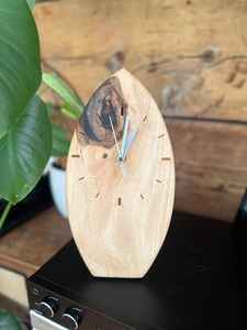 Elegant Handmade Resin And Wooden Wall <b>Clock</b> Decorative Durable Functional And Stylish Ideal <b>For</b> Living Room <b>Bedroom</b> Office - Product Image 4