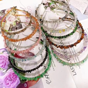 Serre-tête de mariée tendance fait main avec cristaux naturels colorés et pierres, bijou pour femme - Product Image 1