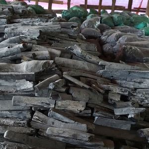 Charbon de bois d'eucalyptus Binchotan japonais de haute qualité Bâton fin BBQ Prix compétitif Poudre de charbon de bois blanc Morceau Fournisseur du Vietnam - Product Image 5