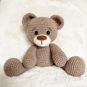 Schöner Häkel bär Amigurumi süßer Teddybär Kleiner Bär freies Häkel muster