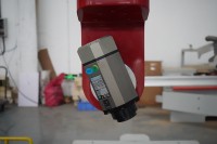 Máquina CNC de 5 Ejes con 360 Grados de Rotación °   Eje de Rango Completo, Alta Precisión, Especialmente para la Fabricación de Moldes de Precisión y Procesamiento Complejo.