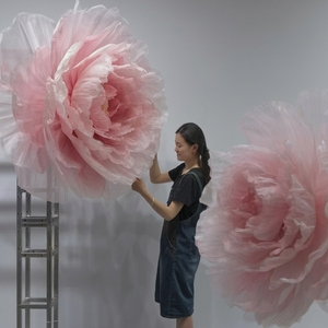 Peonías y Camelias Gigantes de Organza Transparente, Ideales para Decoración de Ventanas de Boda Los colores se pueden personalizar - Product Image 5