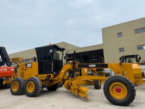 รถเกรดเดอร์ CAT 140H ประสิทธิภาพเสถียร พร้อมริปเปอร์หลังครบชุด สำหรับงานปรับระดับดินและงานก่อสร้างเขื่อน - Product Image 3