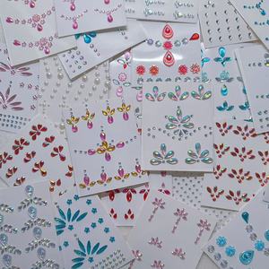 Livré avec un bâton de maquillage <span class=keywords><strong>collant</strong></span> pour le <span class=keywords><strong>visage</strong></span> Accessoires diamantés Autocollants décoratifs Bleu Rouge Costume de scène pour enfants Antique - Product Image 2