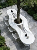 Sculpture d'arbre minimaliste moderne en acier inoxydable - Solutions de jardinières intégrées avec sièges, finition miroir poli, pour l'aménagement urbain