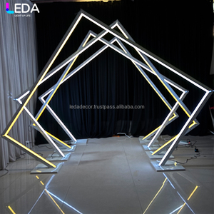 Túnel de luz RGB personalizado LEDA para decoración de entrada de fiesta de boda, soporte de metal de fondo - Product Image 1