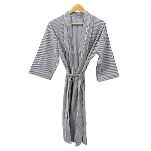 Bata larga a rayas para mujer, 100% algodón, manga tres cuartos, cuello en V, cierre con cordón, ropa de dormir informal - Product Image 1