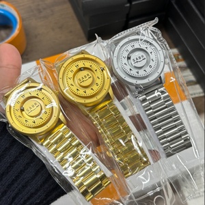 นาฬิกาข้อมือผู้ชายสแตนเลสสตีล ตัวเลขแบบอารบิก ตัวชี้แม่เหล็กแบบลูกเหล็ก นาฬิกาควอตซ์สุดหรู นาฬิกาทองคำผู้ชาย SABR - Product Image 4