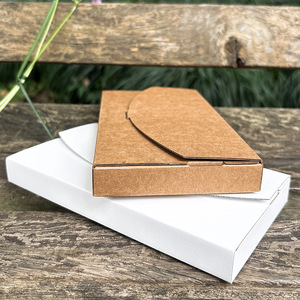 Boîte pliante en carton ondulé, boîte en carton brun et blanc, boîte en papier kraft trois couches pour l'emballage de téléphones, de sous-vêtements et de chaussettes - Product Image 2